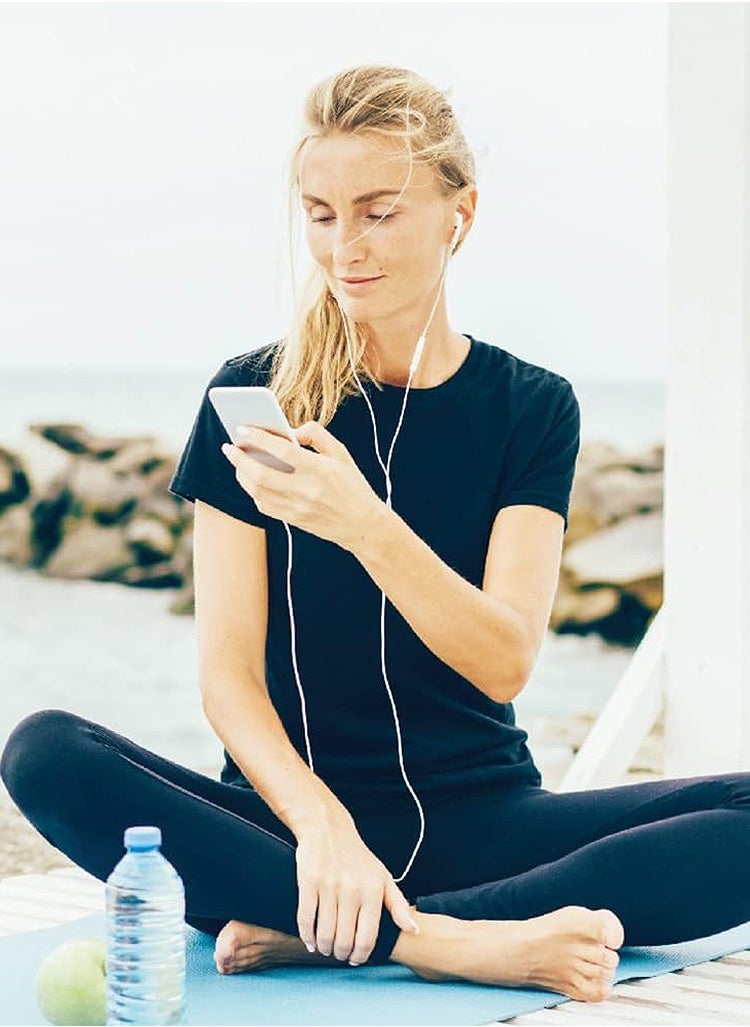 GREEN LION - Earphones with Lightning Connector, 1.2m Cord, TPE and Copper Construction, for Rich Sound Quality, Green Lion - Image 1