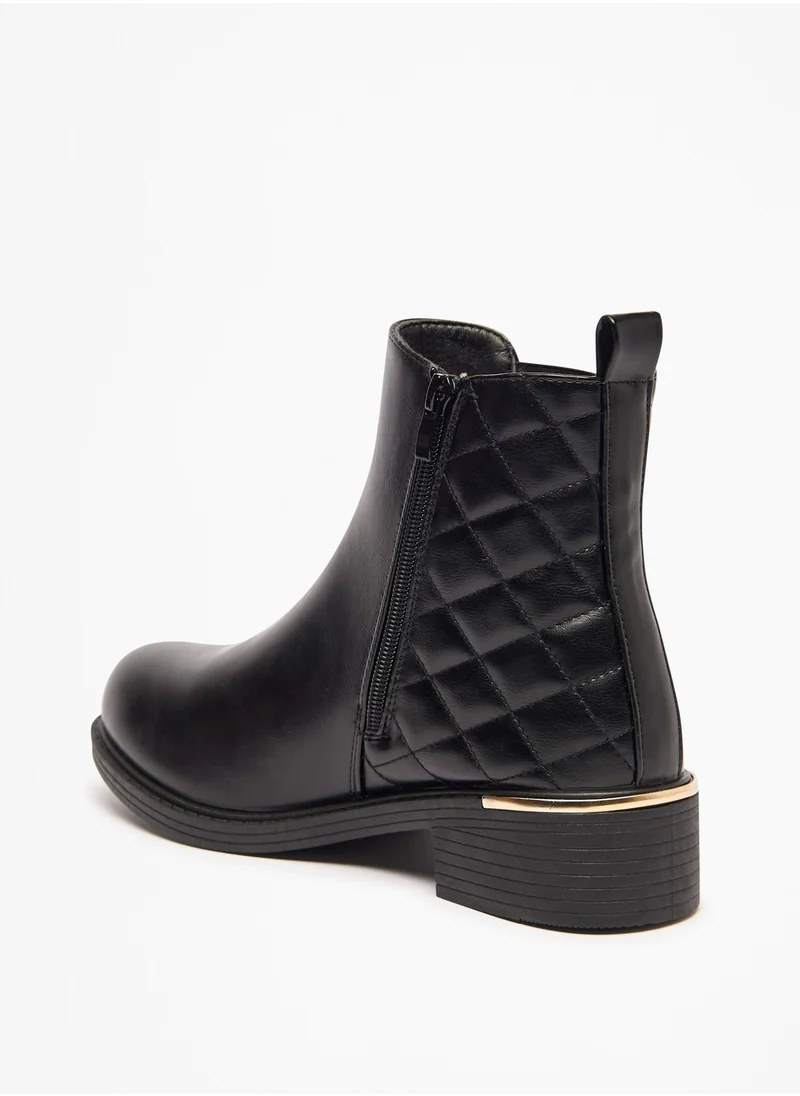 فلورا بيلا Quilted Ankle Boots with Zip Closure