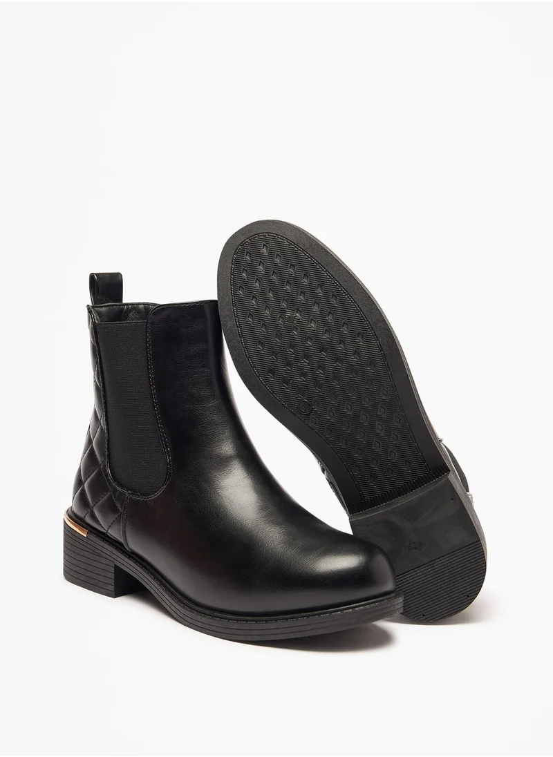 فلورا بيلا Quilted Ankle Boots with Zip Closure