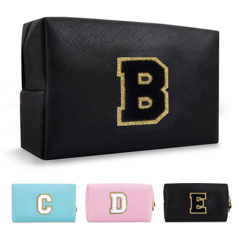 ChaoGreat حقيبة مكياج أولية مخصصة من A-Z Preppy Patch حقيبة مستحضرات تجميل صغيرة على شكل حرف Pu Chenille مع سحاب للفتيات المراهقات، حقيبة سوداء لطيفة لتنظيم أدوات الزينة، حقيبة مكياج هدية للنساء والفتيات، حرف B - Image 1