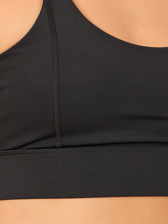 Styli Styli Active V Strap Back Cut Out Medium Impact Sports Bra  - Image 4