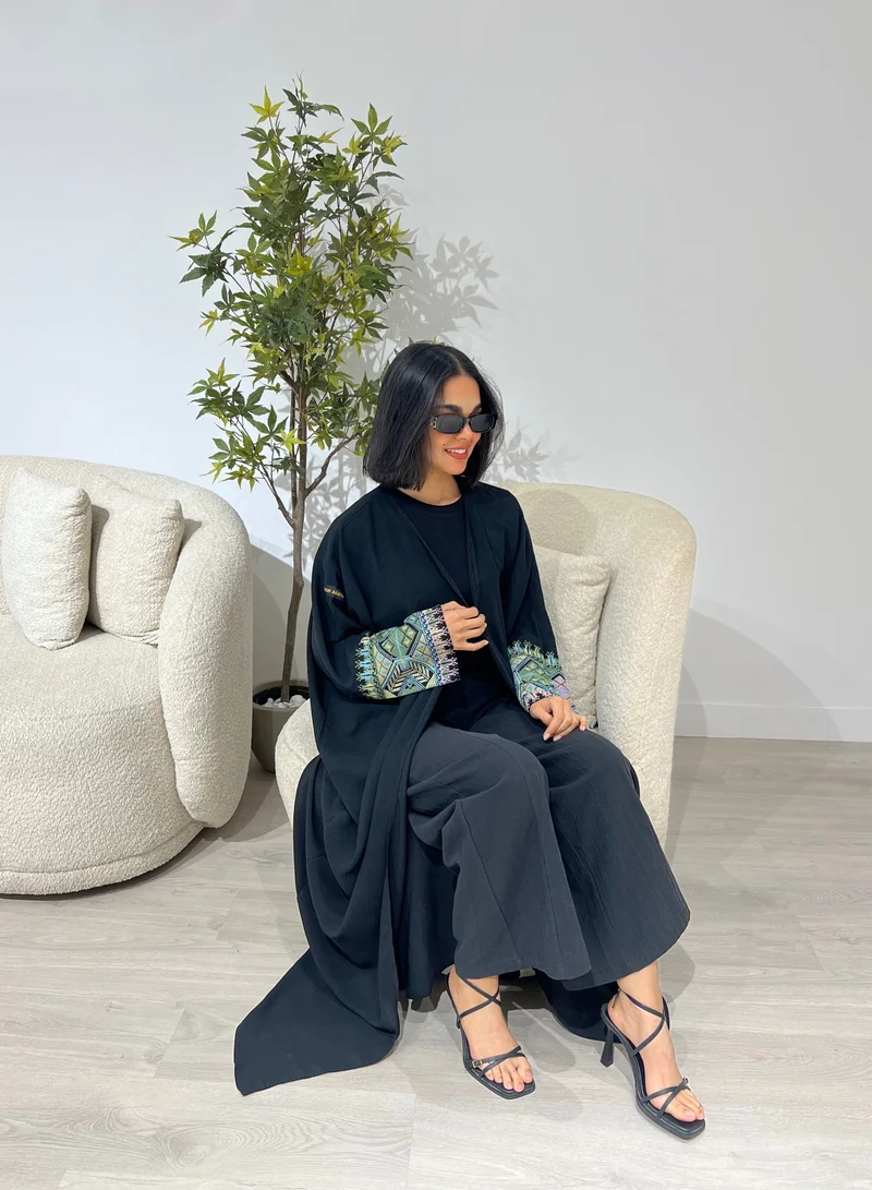Lusin Abaya Black Abaya with Distinctive Sadu Embroidery on Sleeves and Scarf