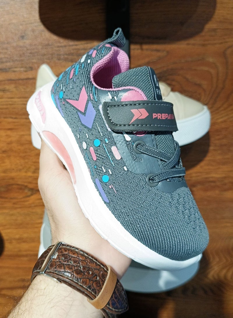 Kids Sports Shoes With Modern And Comfortable Design - Image 4