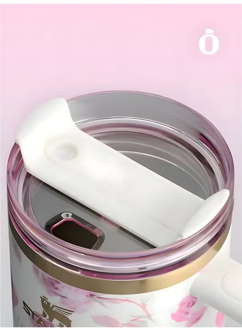 ستانلي x لوف شاك فانسي إصدار محدود ريبون روزا - كوب 40 أونصة ستانلس ستيل معزول حرارياً بقشة وغطاء مانع للتسرب، تصميم زهري - Image 2