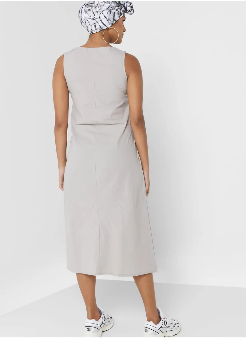 Khizana Sleeveless Basic Dress