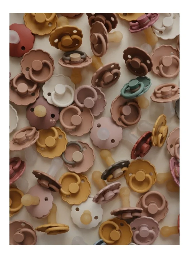 FRIGG Daisy Silicone Baby Pacifier 0-6M 1-Pack Bright White - Size 1