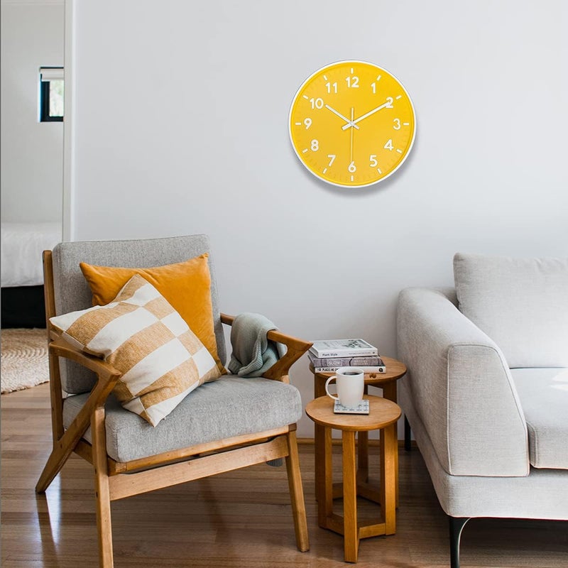 JENLYSTIME ساعة حائطية حديثة من للاستخدام الداخلي أو الخارجي، عقارب دائرية زاهية وملونة، تعمل ببطارية كوارتز بدون صوت، سهلة القراءة وبتصميم بسيط، مناسبة لغرفة النوم أو المطبخ (لون أصفر). - Image 4