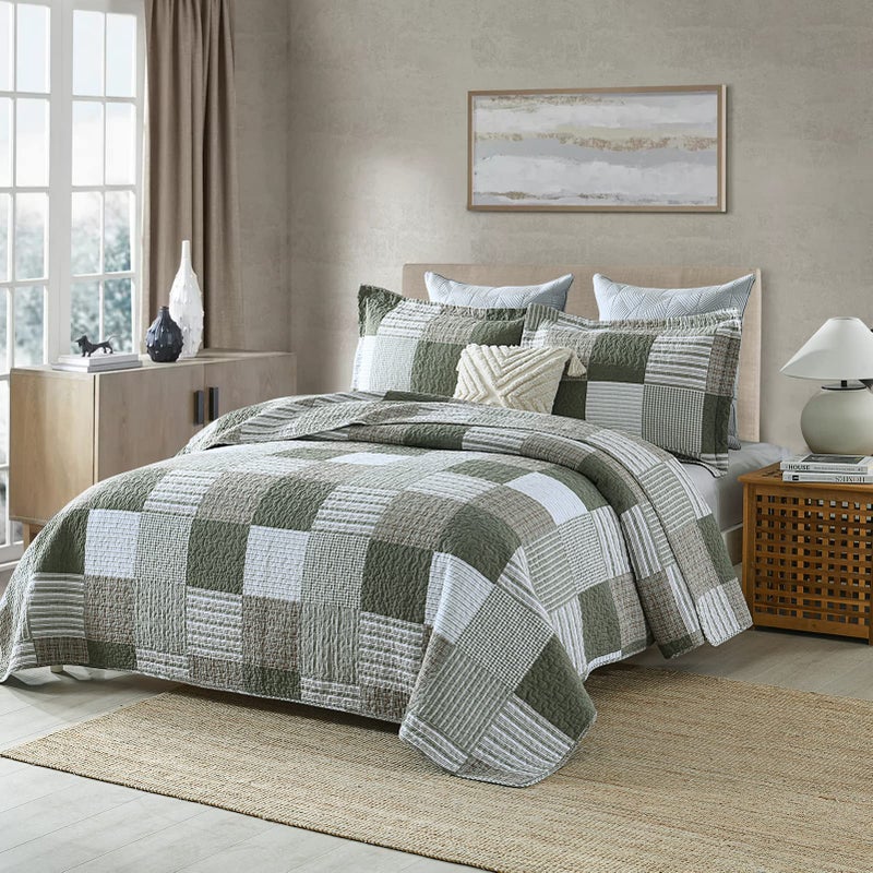 PANGUSHAN 100% Cotton Quilt Set Queen Size, Patchwork Plaid Queen Quilt Bedding Set Bedspreads, Farmhouse Lightweight Comforter Reversible Quilt, Green/Moonbeam Bed Spread for Queen Bed, 3 Pieces - Image 2