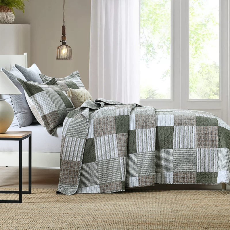PANGUSHAN 100% Cotton Quilt Set Queen Size, Patchwork Plaid Queen Quilt Bedding Set Bedspreads, Farmhouse Lightweight Comforter Reversible Quilt, Green/Moonbeam Bed Spread for Queen Bed, 3 Pieces - Image 3