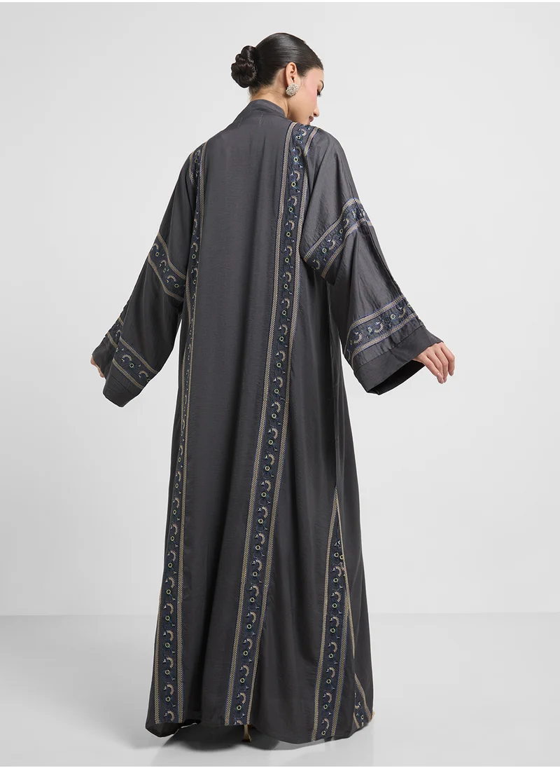 hayas closet Floral Embroidery V-Neck Abaya