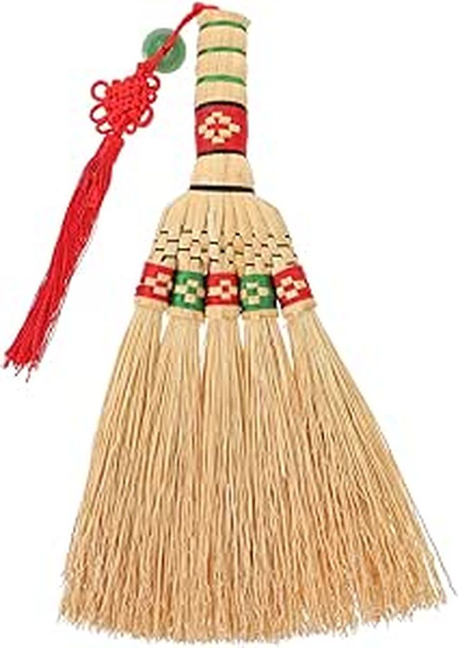 Handmade Woven Straw Corn Broom 29Cm For Home Cleaning Sofa Carpet And Car Dusting - Image 1