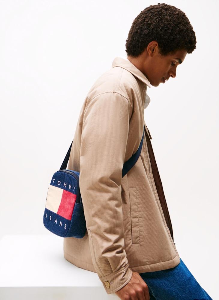 TOMMY JEANS Logo Messenger Bag - Image 2