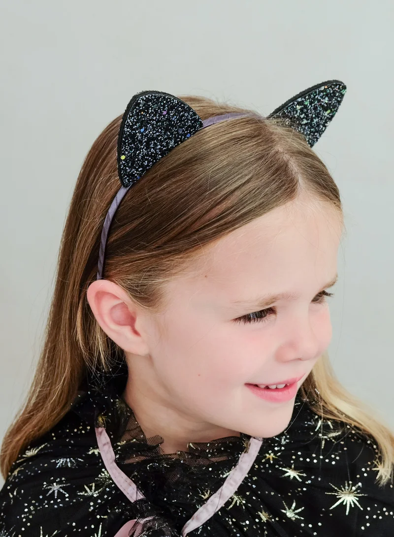 ميمي ولولا آذان قطط لامعة مخيفة