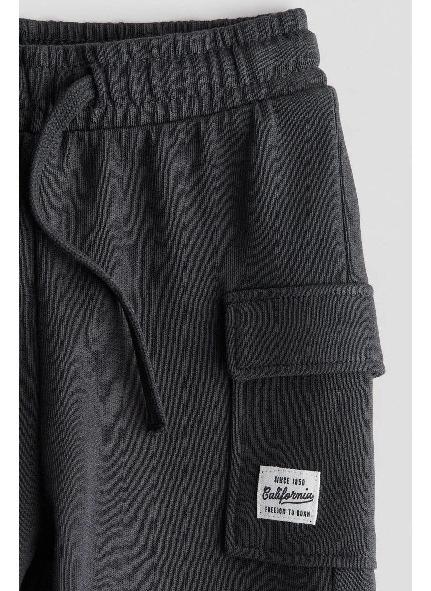 H&M Sweatshirt Cargo Shorts