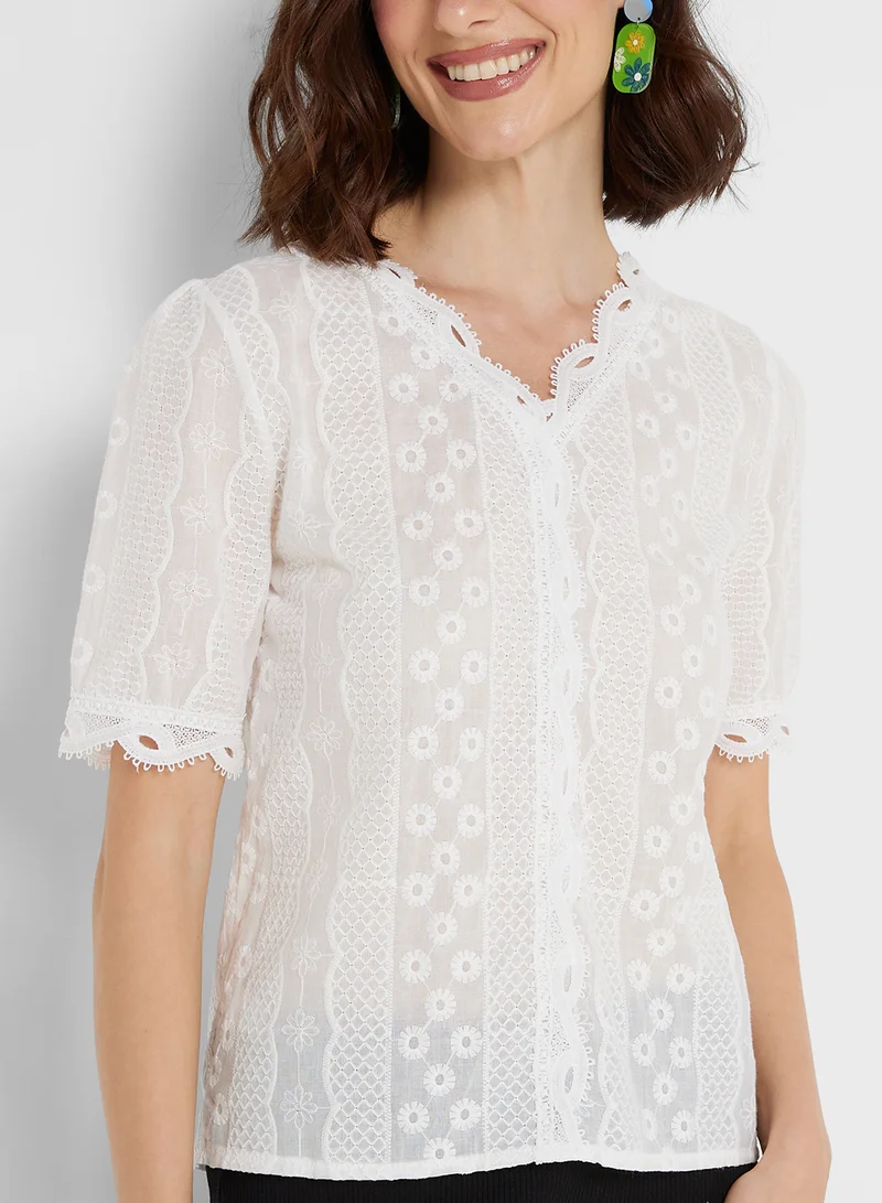 جينجر Lace Detail Puff Sleeve Blouse