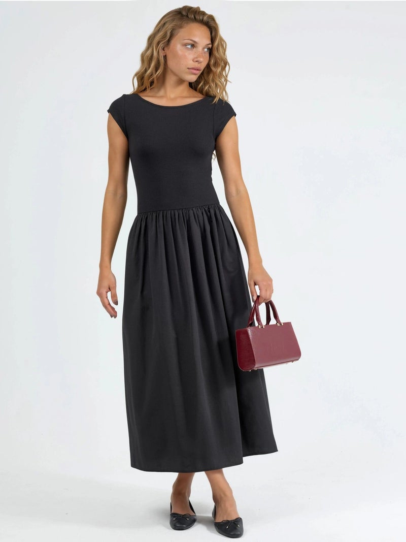 BUSEM Casual Midi Dress with Crew Neck - Image 1