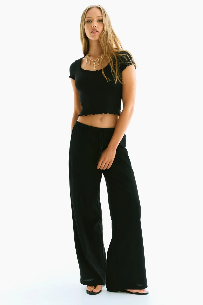 H&M Lace-trimmed top