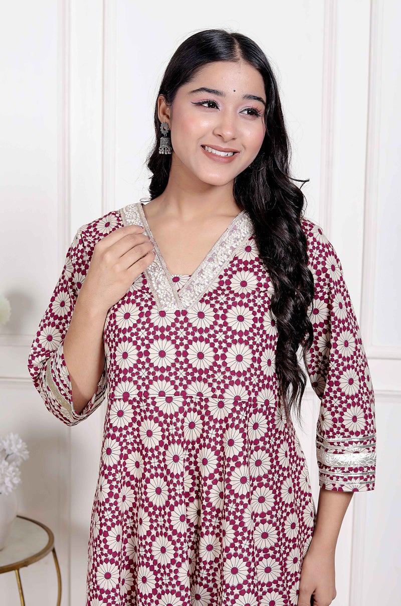 Miravan Women's Cream Embroidered Cotton Anarkali Kurta - Image 3