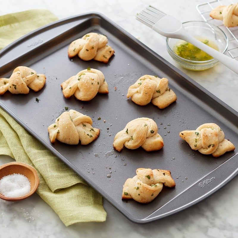 Wilton Perfect Results Premium NonStick Bakeware Cookie Sheet 15 x 10 Inch - Image 4