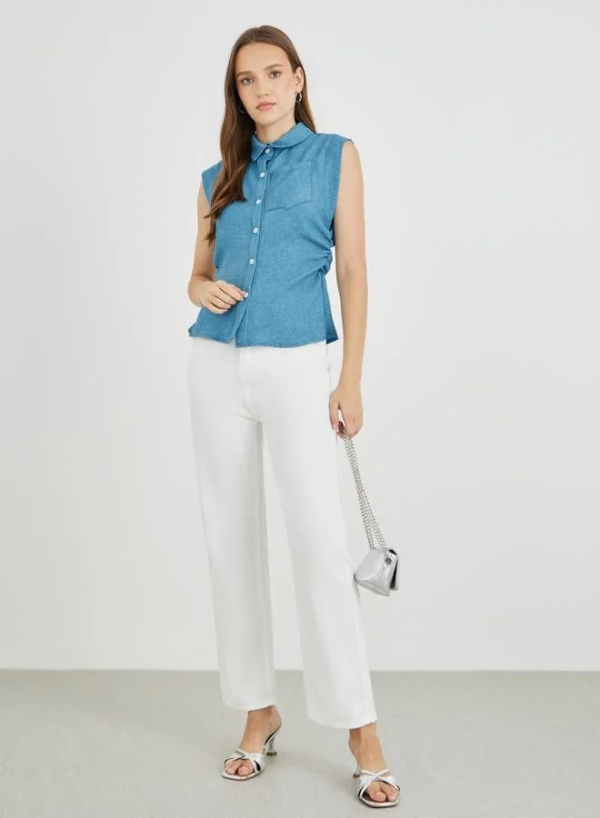 Styli Solid Spread Collar Buttoned Sleeveless Shirt