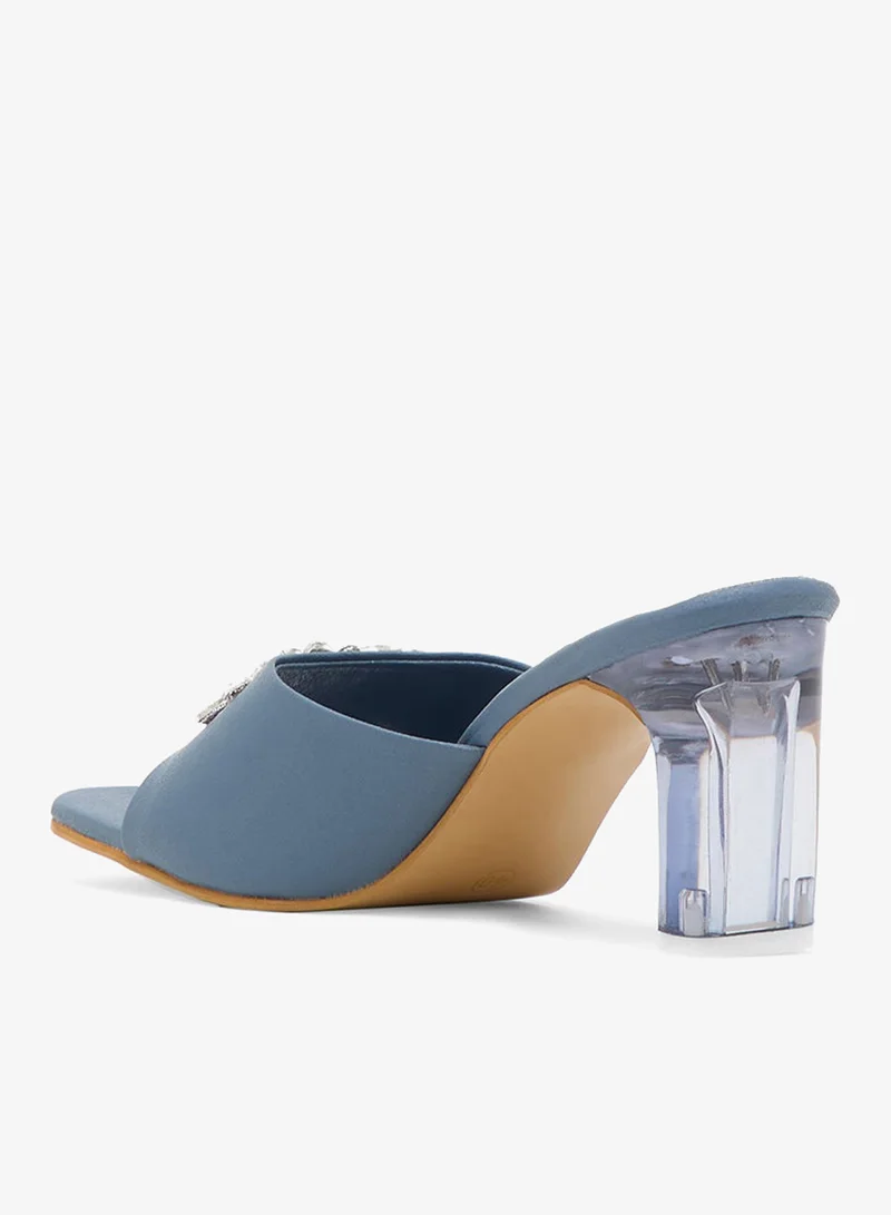 بيتك ستيبس صندل بكعب عالٍ مع فيونكة