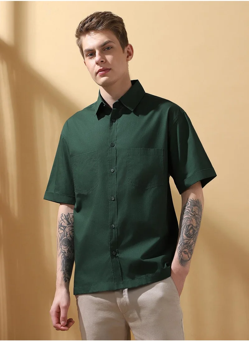 دينيس لينغو Upgrade your wardrobe with this premium Sage Relaxed fit Shirts Solid design crafted from 100% Cotton featuring Half Sleeve with Button closure.