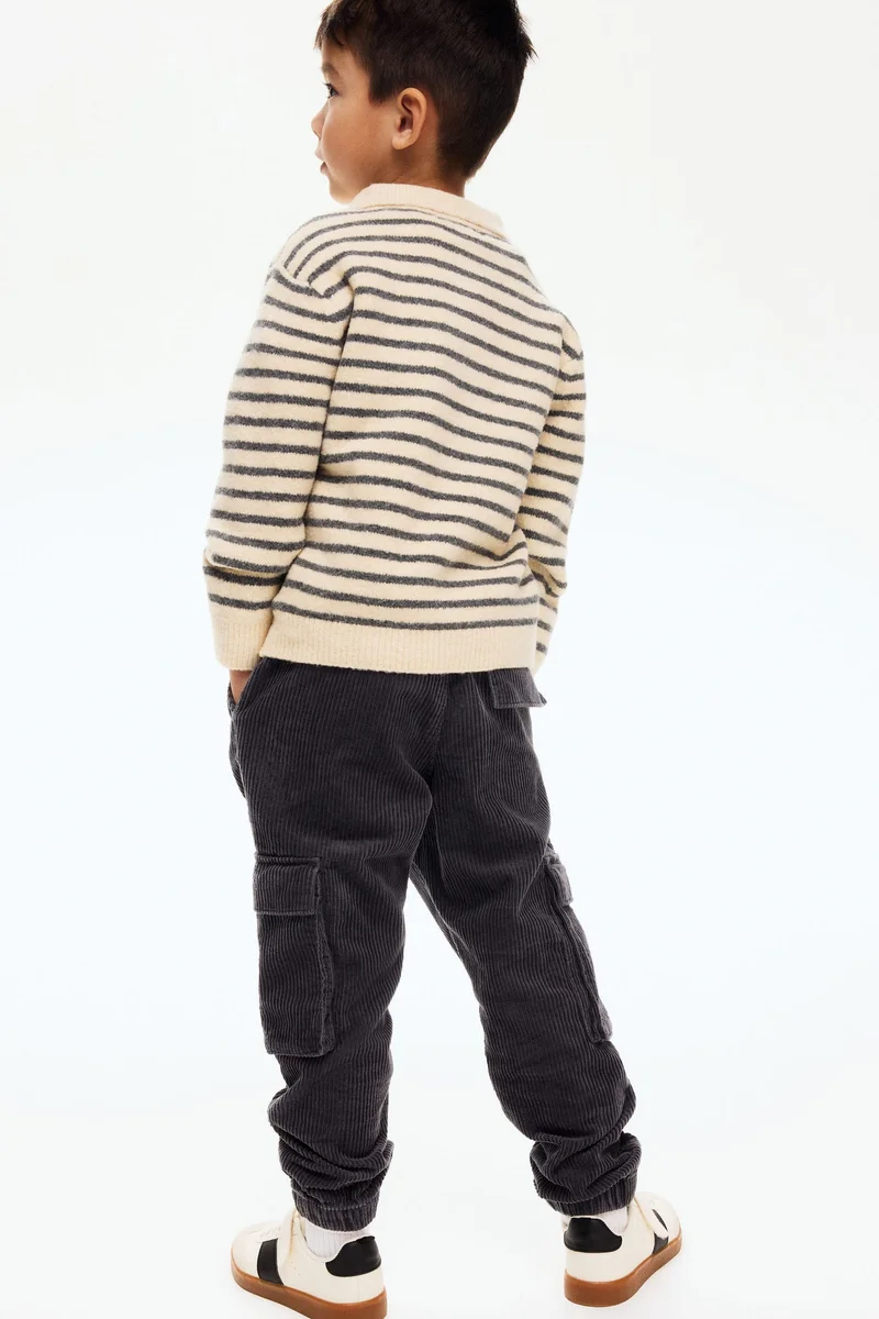 اتش اند ام بنطلون كارغو من نسيج كوردروي