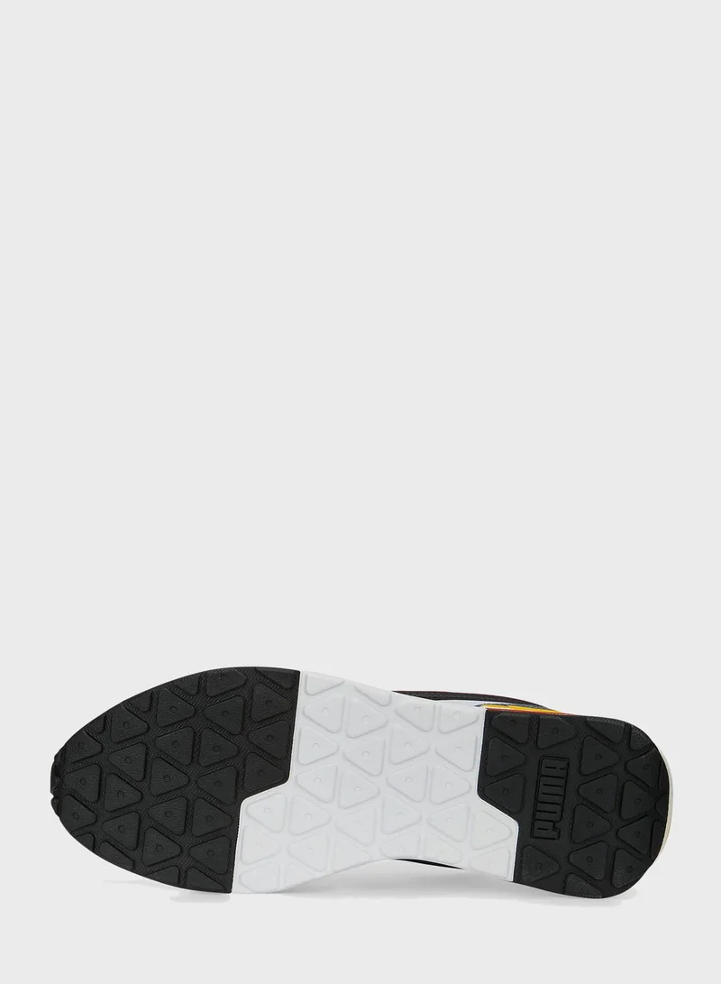 PUMA R22 low top sneaker