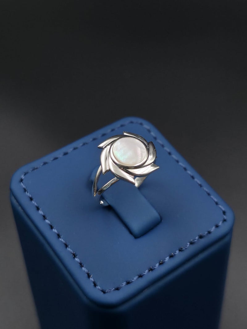 Kanira Premium 925 Sterling Silver Textured Wide Band Ring with Pearl | Vintage Ribbed Statement Ring for Women | KANIRA | Size 8 - Image 2