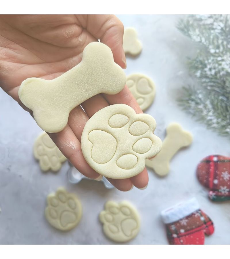 2pc Silvery Stainless Steel Cookie Cutter Set Dog Paw Bone Shape for Holiday Baking - Image 1