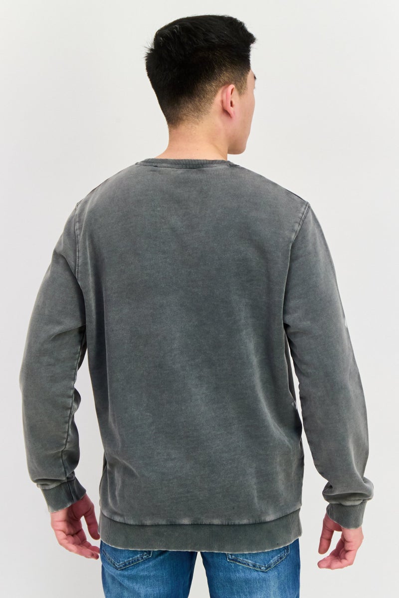 Lyle & Scott Men Crew Neck Washed Long Sleeve Sweatshirt, Grey - Image 2
