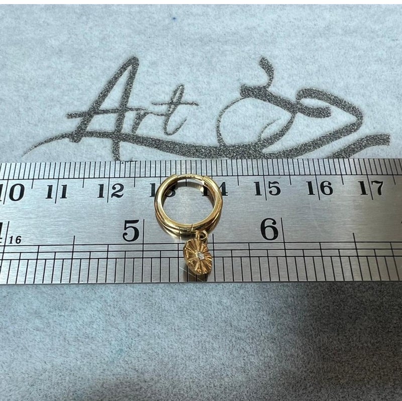 روبي آرت الذهب أقراط نسائية من الذهب الخالص عيار 18 قيراطًا - أنيقة وخفيفة الوزن - 2.41 جرام - Image 4