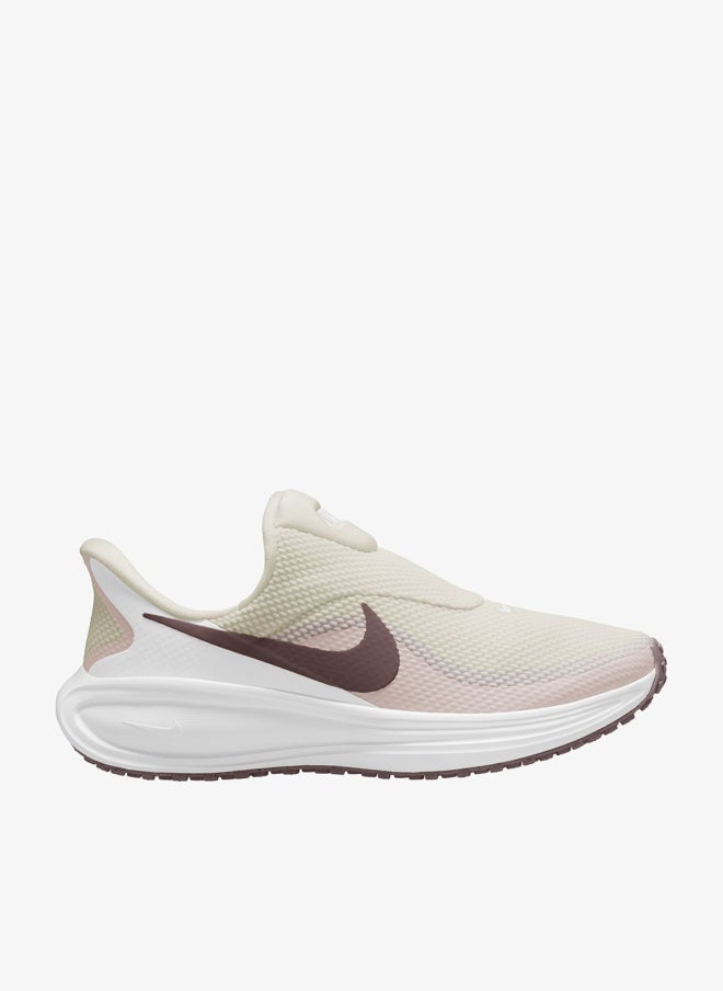 Nike Revolution 8 Easyon - Image 1