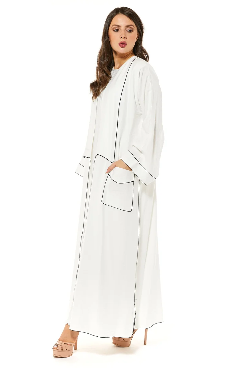 Moistreet Pocket Detailed Flared Sleeve Abaya