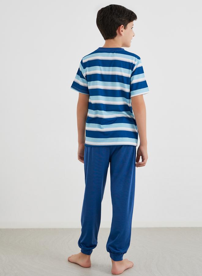 طقم تيشيرت مخطط وبنطلون رياضي مطبوع