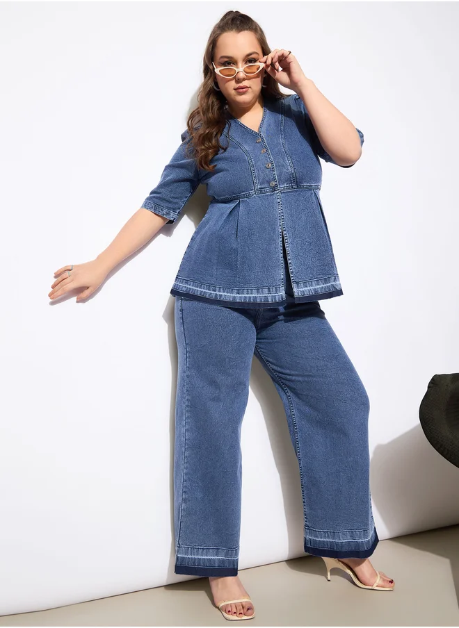 ساسافراس Plus Size Solid V Neck Denim Metal Button Peplum Top and Jeans Co-Ords
