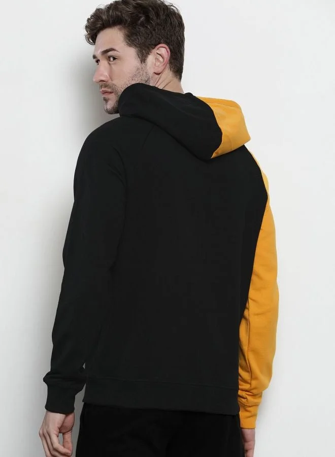The Indian Garage Co  The Indian Garage Co Men Regular Fit Colourblocked Round Neck Full Sleeves Sweatshirt  | Best Price UAE