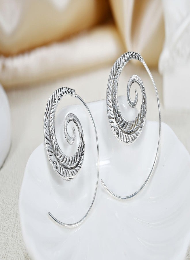 ايرافيدا أقراط حلقية حلزونية من الفضة الإسترلينية من إيرافيدا بتصميم مستوحى من أغصان الريش | أقراط حلقية فضية عصرية خفيفة الوزن | مجوهرات أنيقة مصنوعة يدويًا للاستخدام اليومي والمناسبات الخاصة - Image 3