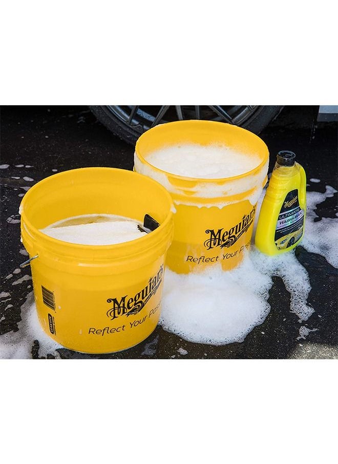 Meguiars - Hydrophobic Polymer Technology Ultimate Wash and Wax Car Washing Shampoo 1.4 Liter/48 Oz - Image 1