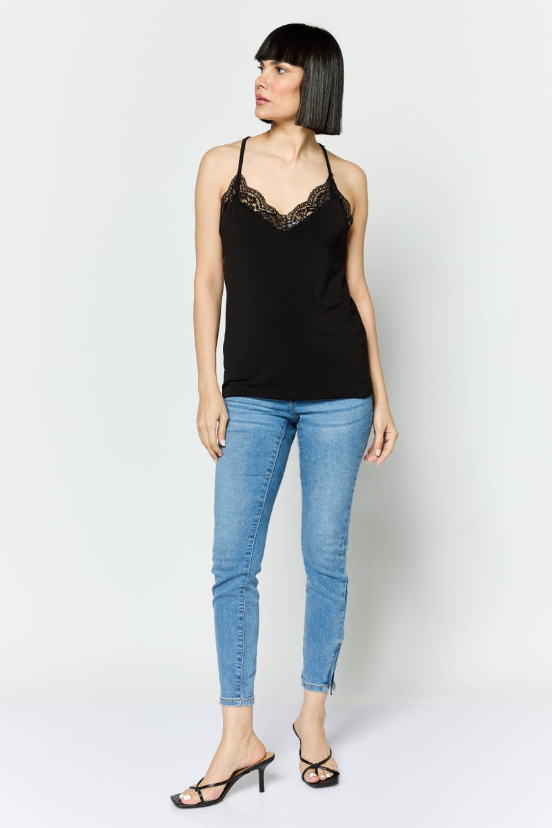 VERO MODA تي شيرت نسائي بلا أكمام على شكل حرف V، أسود - Image 2