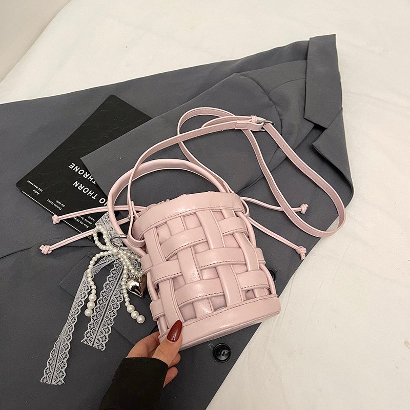 Personalized Cut Out Woven Small Bag For Women Fashion Hand-Held Bucket Bag Summer Versatile Shoulder Crossbody Bag - Image 1