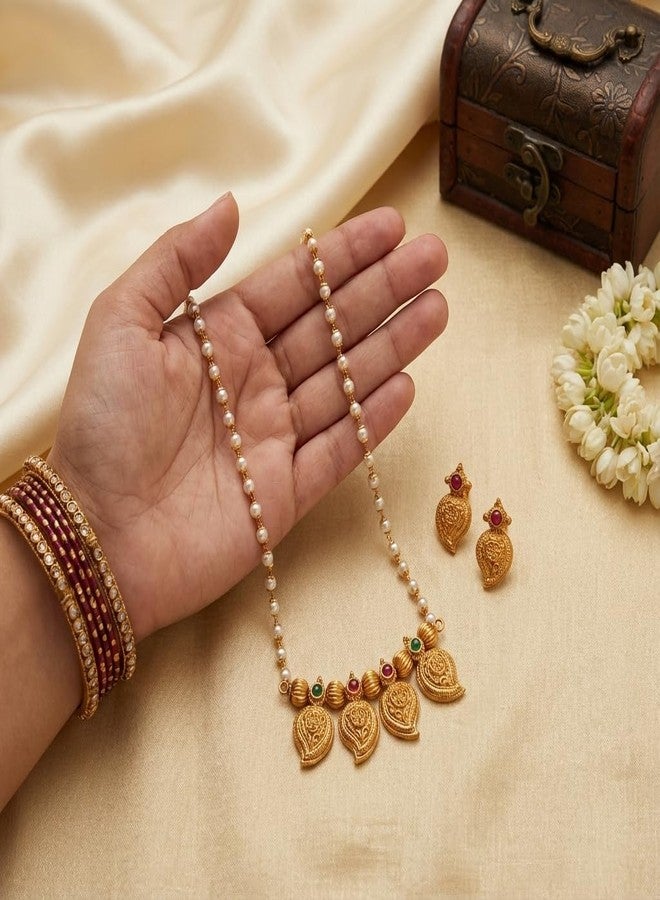 طقم عقد لؤلؤ تقليدي مطلي بالذهب من AAIKU بطول 30 بوصة | قلادة بتصميم مانجو كيري عتيق غير لامع مع أقراط متناسقة للنساء والفتيات، مجوهرات أنيقة - Image 4