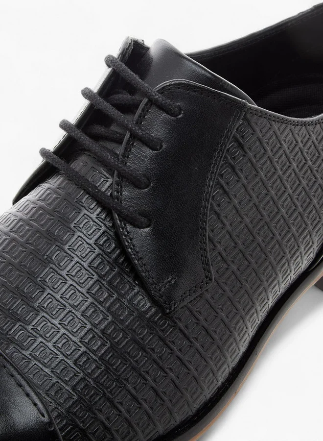 دوتشيني Men's Textured Derby Shoes with Lace-Up Closure