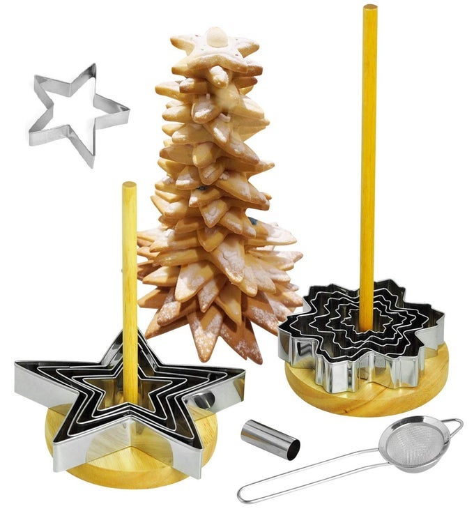 NEWLINENY STAR SHAPED COOKIE MOLDS 16 PCS SET TO CREATE CHRISTMAS TREELIKE DISPLAY WITH RECIPE