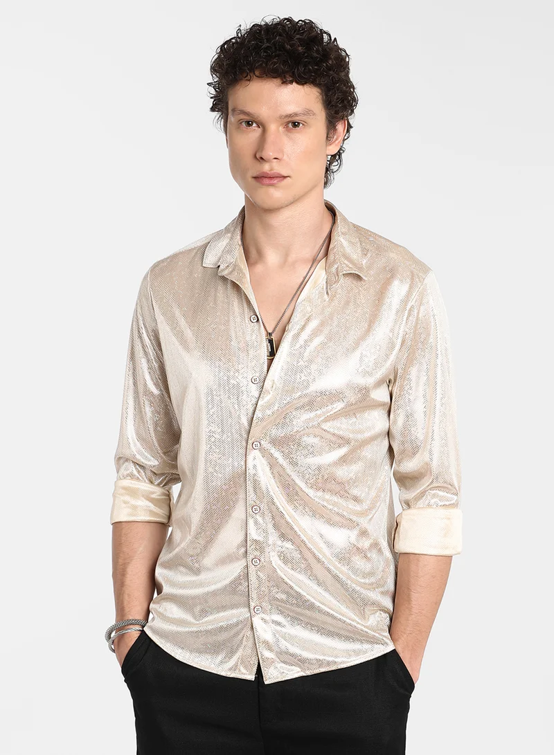 Campus Sutra Men's Metallic Beige Sheen Chevron Shirt For Casual Wear | Spread Collar | Long Sleeve | Button Closure | Shirt Crafted With Comfort Fit For Everyday Wear