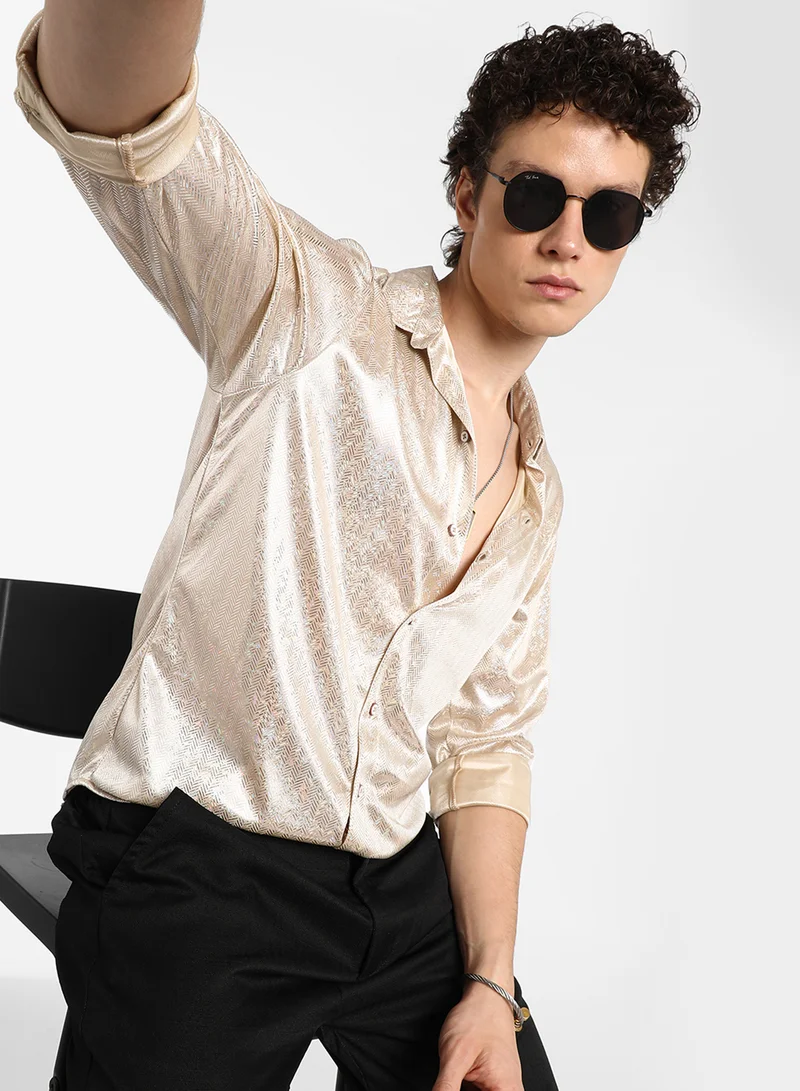 Campus Sutra Men's Metallic Beige Sheen Chevron Shirt For Casual Wear | Spread Collar | Long Sleeve | Button Closure | Shirt Crafted With Comfort Fit For Everyday Wear