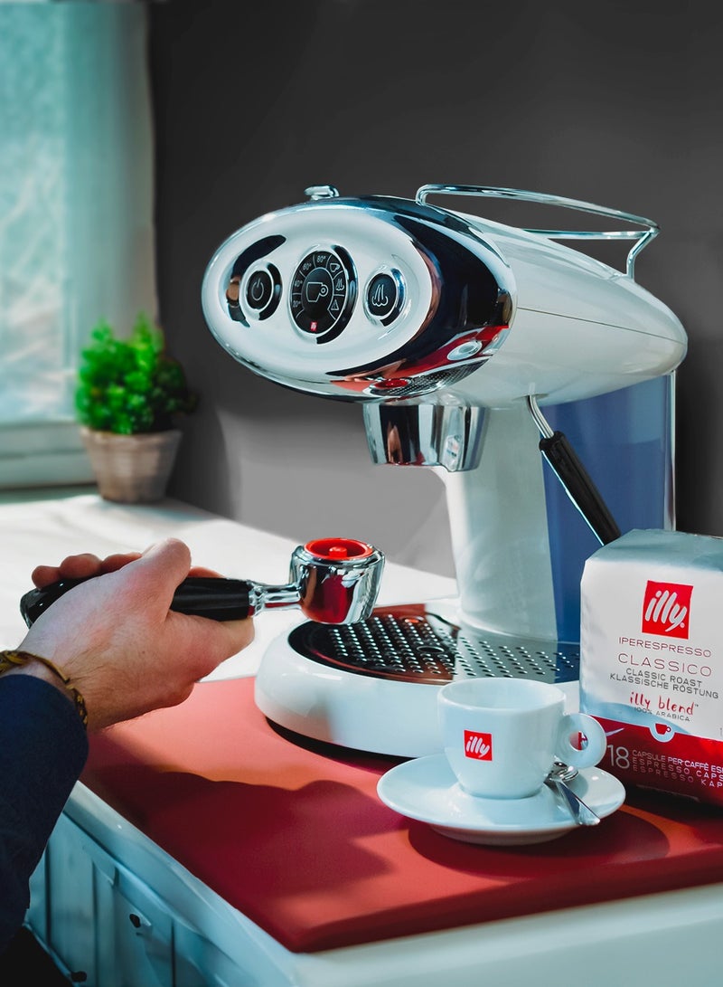 إيلي آلة القهوة Illy X7.1 iperEspresso، باللون الأبيض | تصميم إيطالي كلاسيكي، مضخة بقوة 15 بار، رغوة الحليب | متوافقة مع كبسولات illy iperEspresso - Image 4