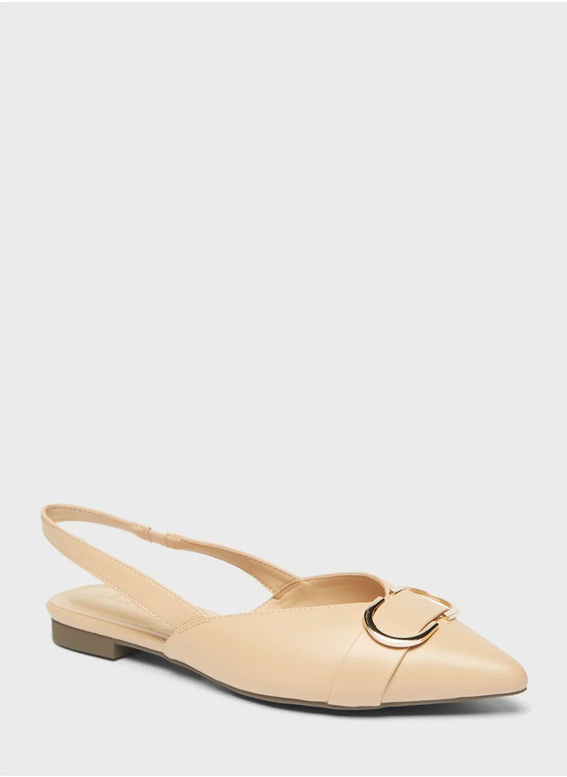 سيليست Close Toe Ankle Strap Pumps