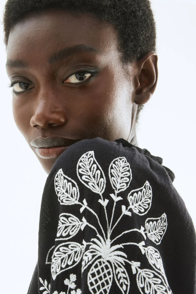 H&M Embroidered cotton dress