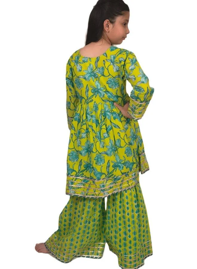 Maithili Maithili Embellished Printed V-Neck Kurta and Pants Set
